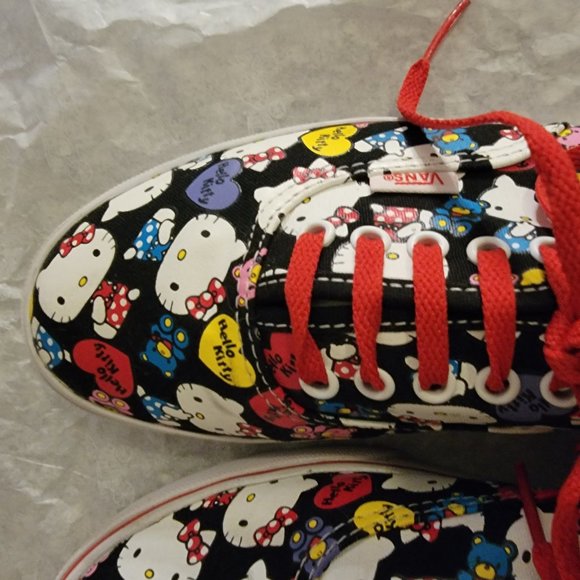 Vans Hello Kitty Limited Edition Candy Hearts Black Red Lace - Picture 5 of 12
